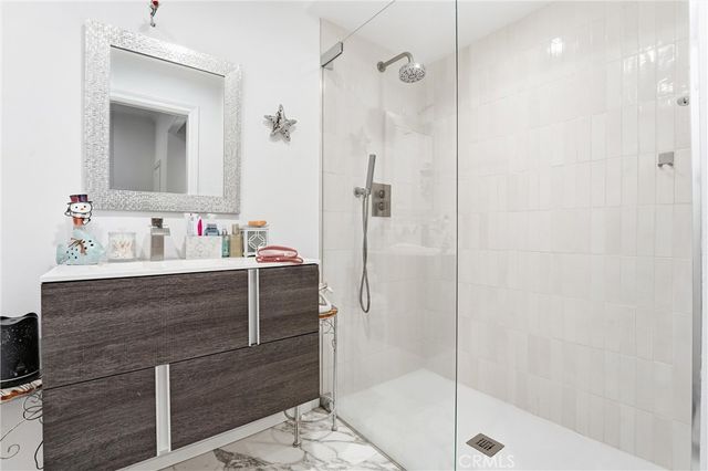 381 S Henning Way, Anaheim, CA 92807