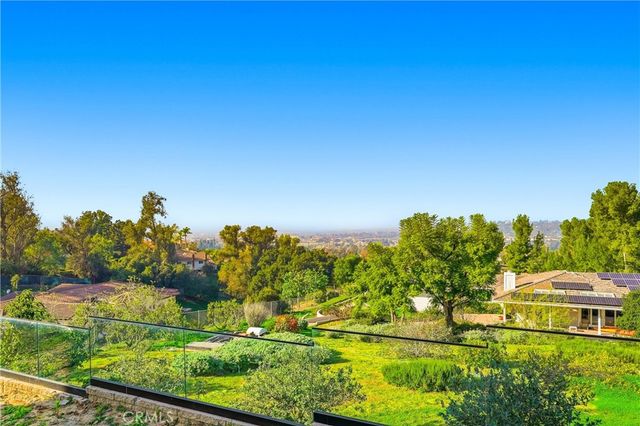 381 S Henning Way, Anaheim, CA 92807