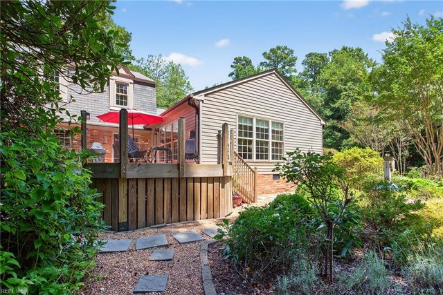 104 Artillery RD, Yorktown, VA 23692