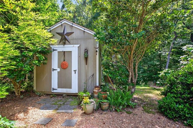 104 Artillery RD, Yorktown, VA 23692
