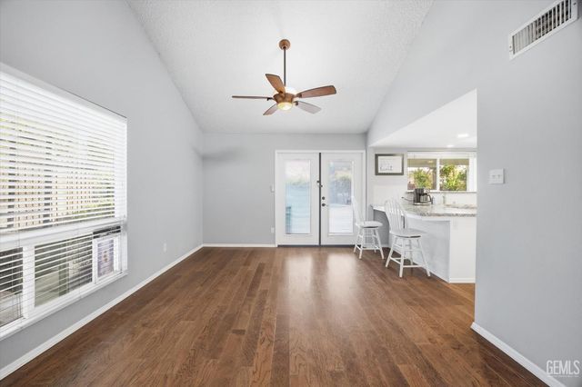 7701 Shetland Drive, Bakersfield, CA 93309