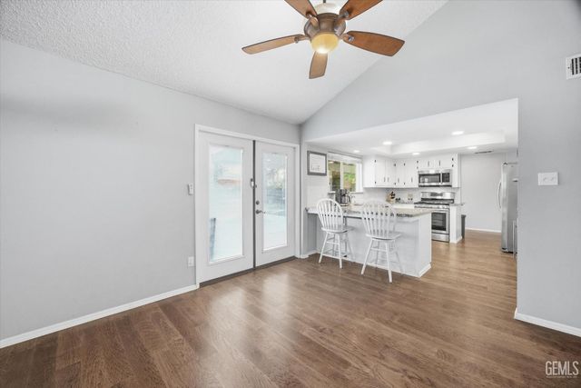 7701 Shetland Drive, Bakersfield, CA 93309