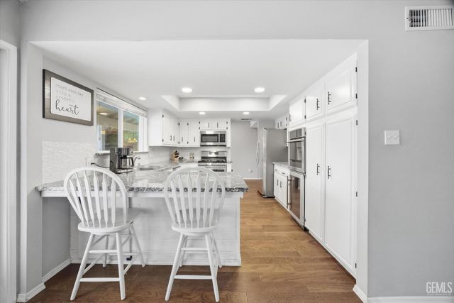 7701 Shetland Drive, Bakersfield, CA 93309