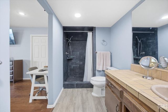 7701 Shetland Drive, Bakersfield, CA 93309