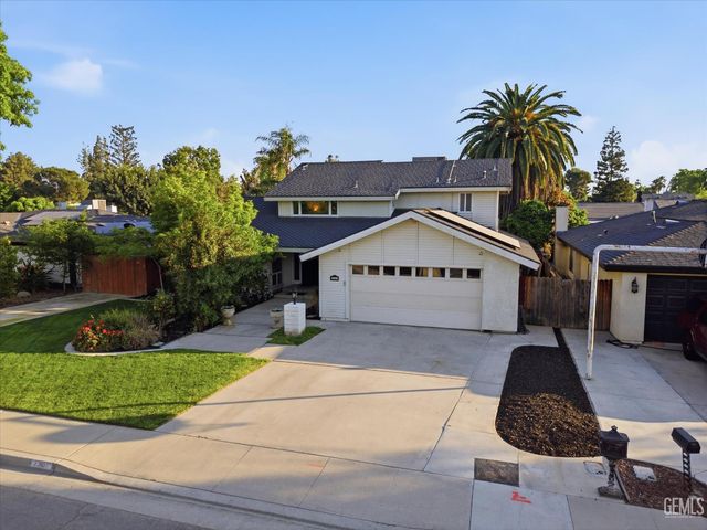 7701 Shetland Drive, Bakersfield, CA 93309