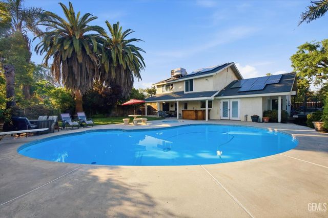 7701 Shetland Drive, Bakersfield, CA 93309