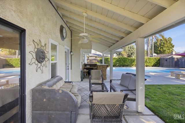 7701 Shetland Drive, Bakersfield, CA 93309