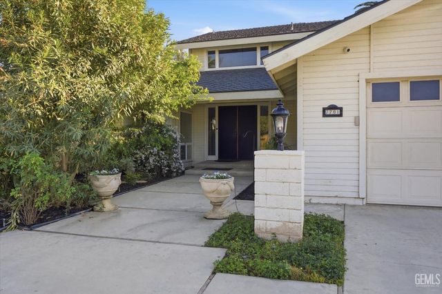 7701 Shetland Drive, Bakersfield, CA 93309