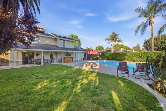 7701 Shetland Drive, Bakersfield, CA 93309