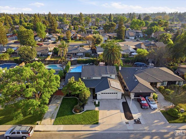 7701 Shetland Drive, Bakersfield, CA 93309