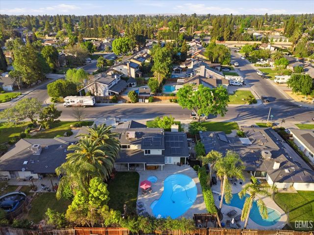 7701 Shetland Drive, Bakersfield, CA 93309