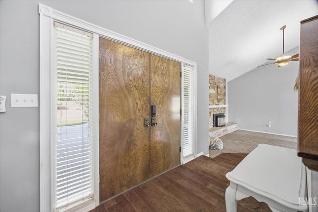 7701 Shetland Drive, Bakersfield, CA 93309