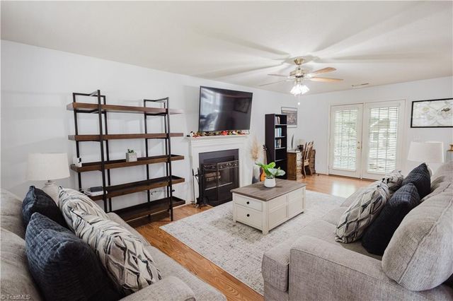 1270 Birch Hill Drive, Kernersville, NC 27284