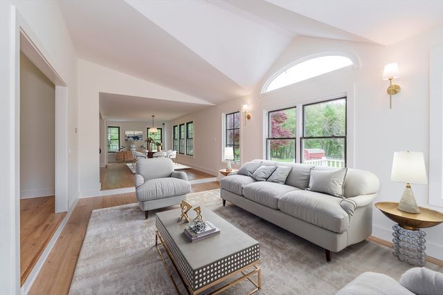 6 Hitching Post Ln, Wilbraham, MA 01095