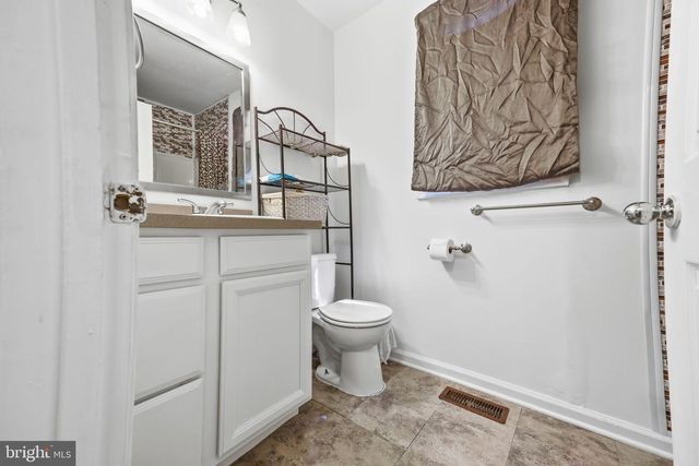 707 LAKESHORE DR, Millville, NJ 08332