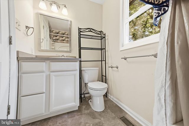 707 LAKESHORE DR, Millville, NJ 08332