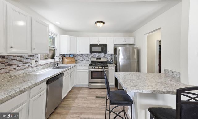 707 LAKESHORE DR, Millville, NJ 08332