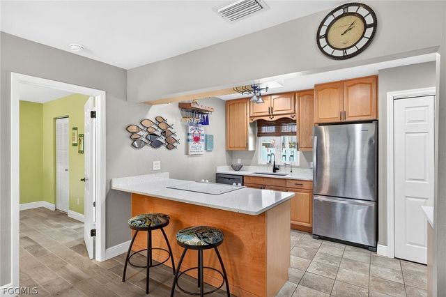 4257 Island CIR 3, Fort Myers, FL 33919