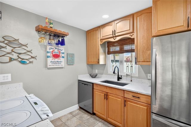 4257 Island CIR 3, Fort Myers, FL 33919