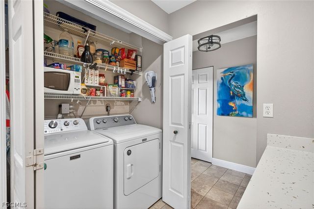 4257 Island CIR 3, Fort Myers, FL 33919