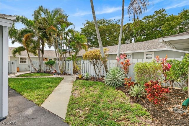 4257 Island CIR 3, Fort Myers, FL 33919