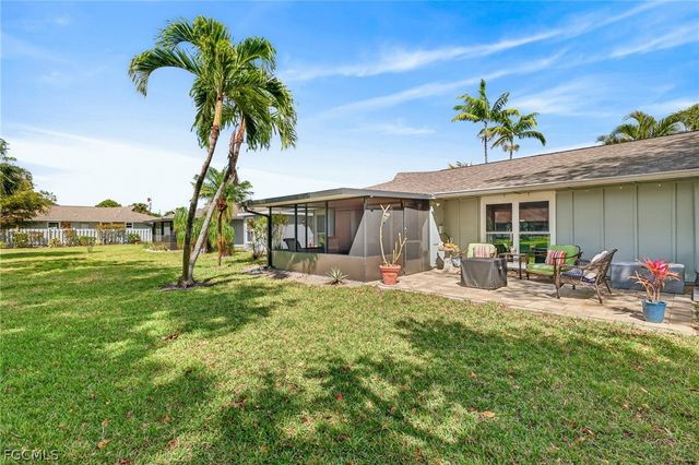 4257 Island CIR 3, Fort Myers, FL 33919