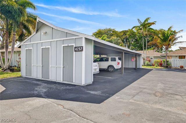 4257 Island CIR 3, Fort Myers, FL 33919