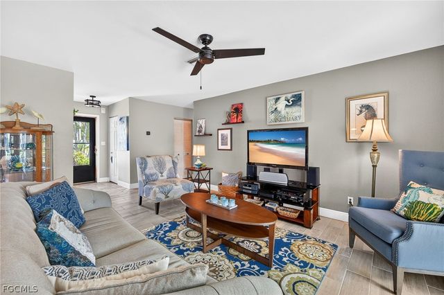 4257 Island CIR 3, Fort Myers, FL 33919