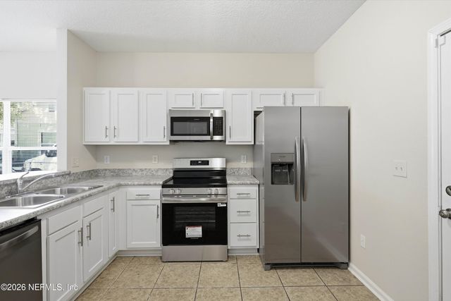 2152 SESSIONS Lane, Jacksonville, FL 32207