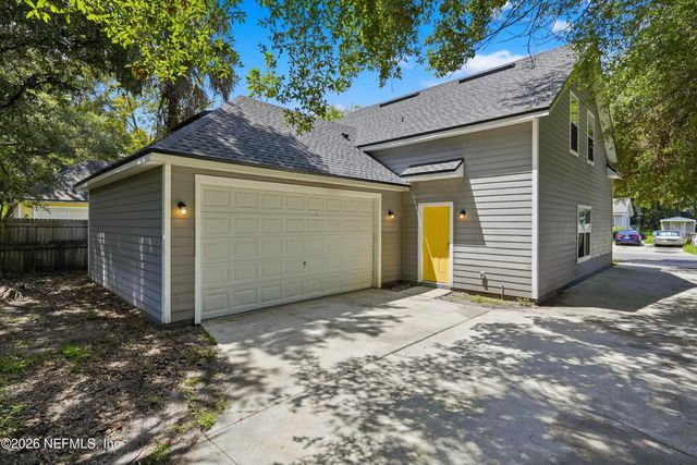 2152 SESSIONS Lane, Jacksonville, FL 32207
