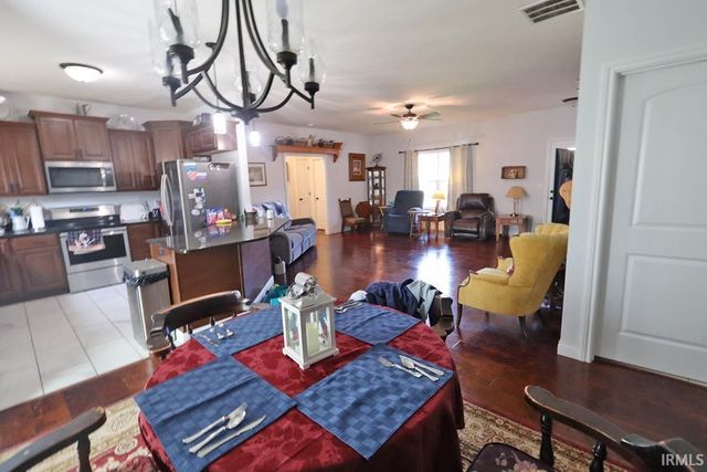 1332 Breezy Creek Drive, Evansville, IN 47720