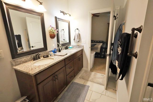 1332 Breezy Creek Drive, Evansville, IN 47720