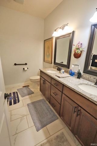 1332 Breezy Creek Drive, Evansville, IN 47720