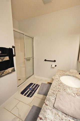 1332 Breezy Creek Drive, Evansville, IN 47720