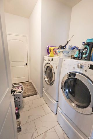 1332 Breezy Creek Drive, Evansville, IN 47720