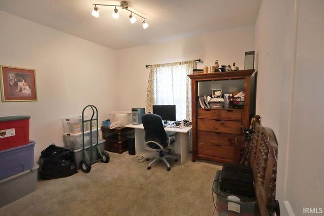 1332 Breezy Creek Drive, Evansville, IN 47720