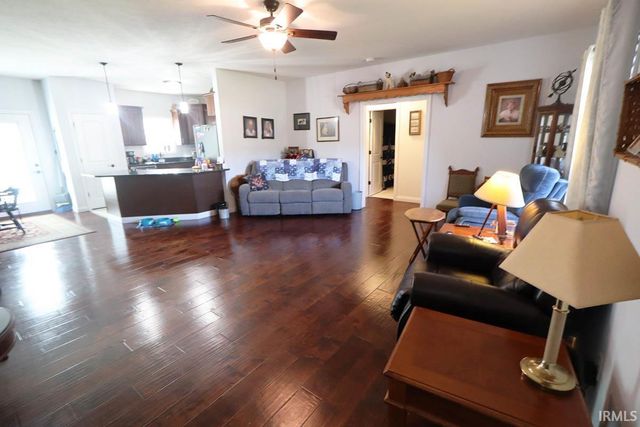 1332 Breezy Creek Drive, Evansville, IN 47720