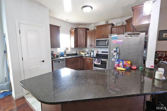 1332 Breezy Creek Drive, Evansville, IN 47720