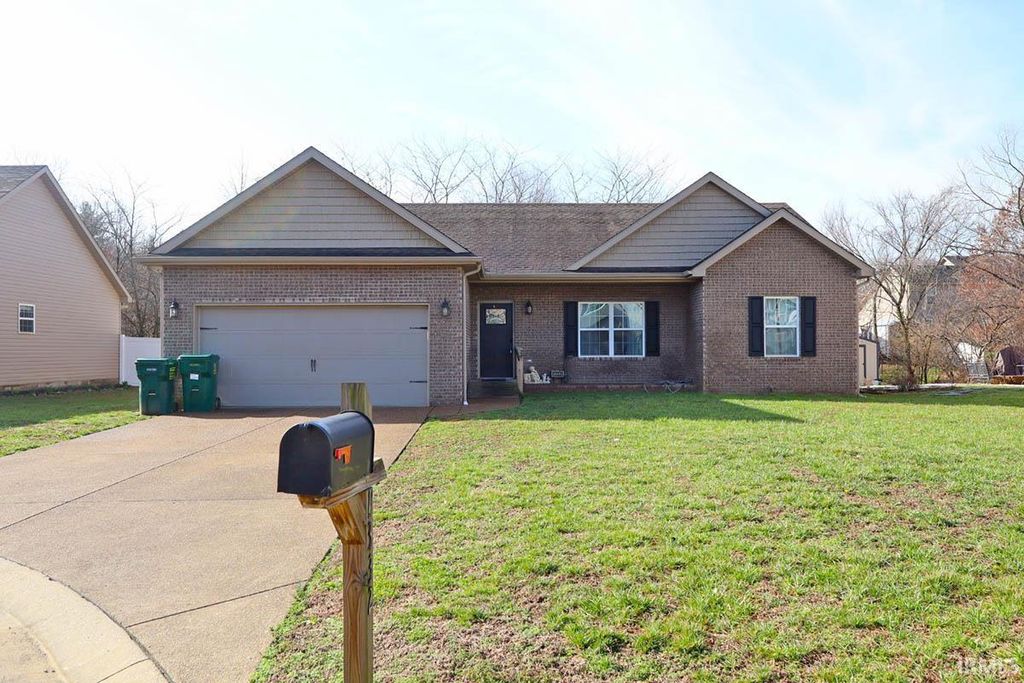 1332 Breezy Creek Drive, Evansville, IN 47720