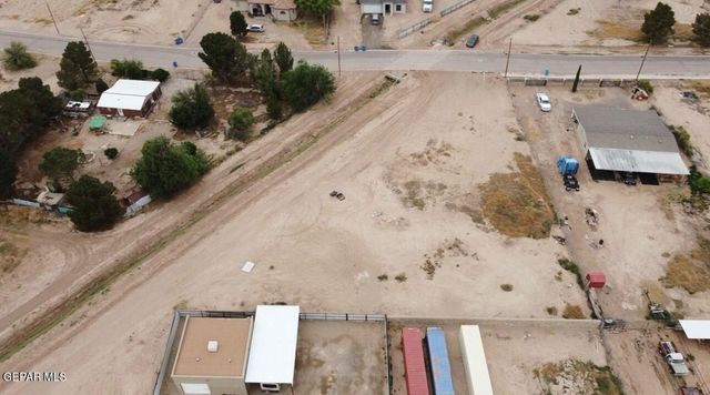 11821 FLOR DEL RIO Street, Socorro, TX 79927