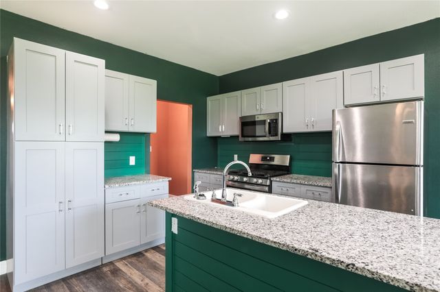 392 Calle Cedro Drive, Sherman, TX 75090