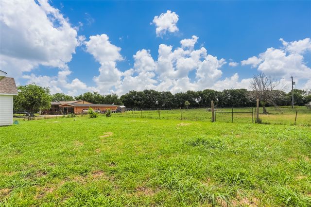 392 Calle Cedro Drive, Sherman, TX 75090
