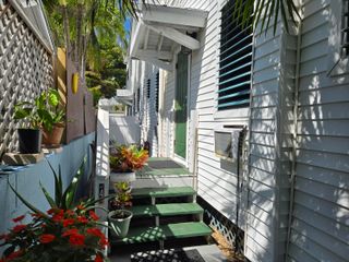 1830 Fogarty Ave Apt 4, Key West, FL 33040