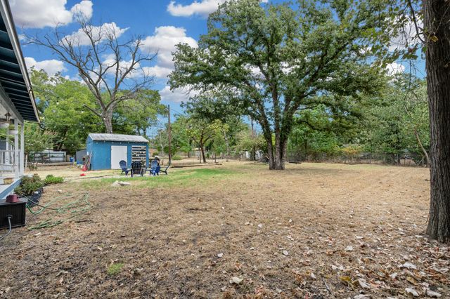 149 Gordon Drive, Azle, TX 76020