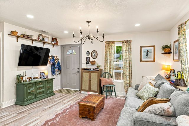 149 Gordon Drive, Azle, TX 76020