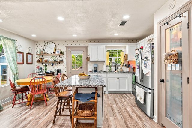 149 Gordon Drive, Azle, TX 76020