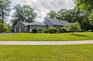 7 Woodland Rd, Westfield, MA 01085