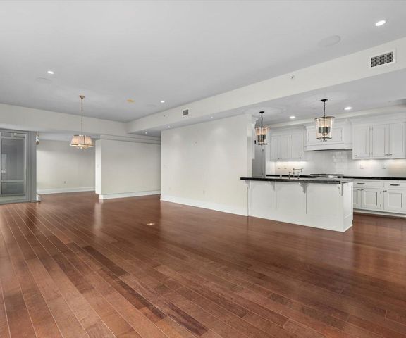 923 E Kilbourn AVENUE #703, Milwaukee, WI 53202