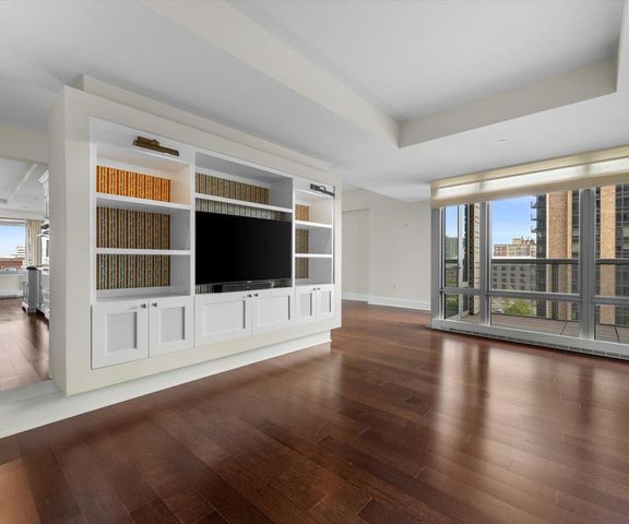 923 E Kilbourn AVENUE #703, Milwaukee, WI 53202