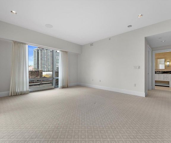 923 E Kilbourn AVENUE #703, Milwaukee, WI 53202